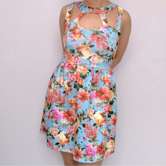 Floral Jewel Sweetheart Cut Out Sleeveless A-line Mini Dress in Aquamarine (S) - Picture 5 of 5